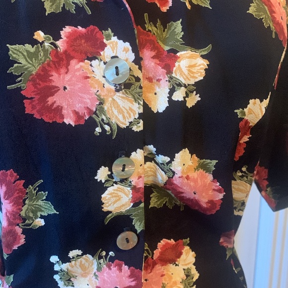 Vintage floral blouse with adjustable waist cinching ties - Picture 5 of 6